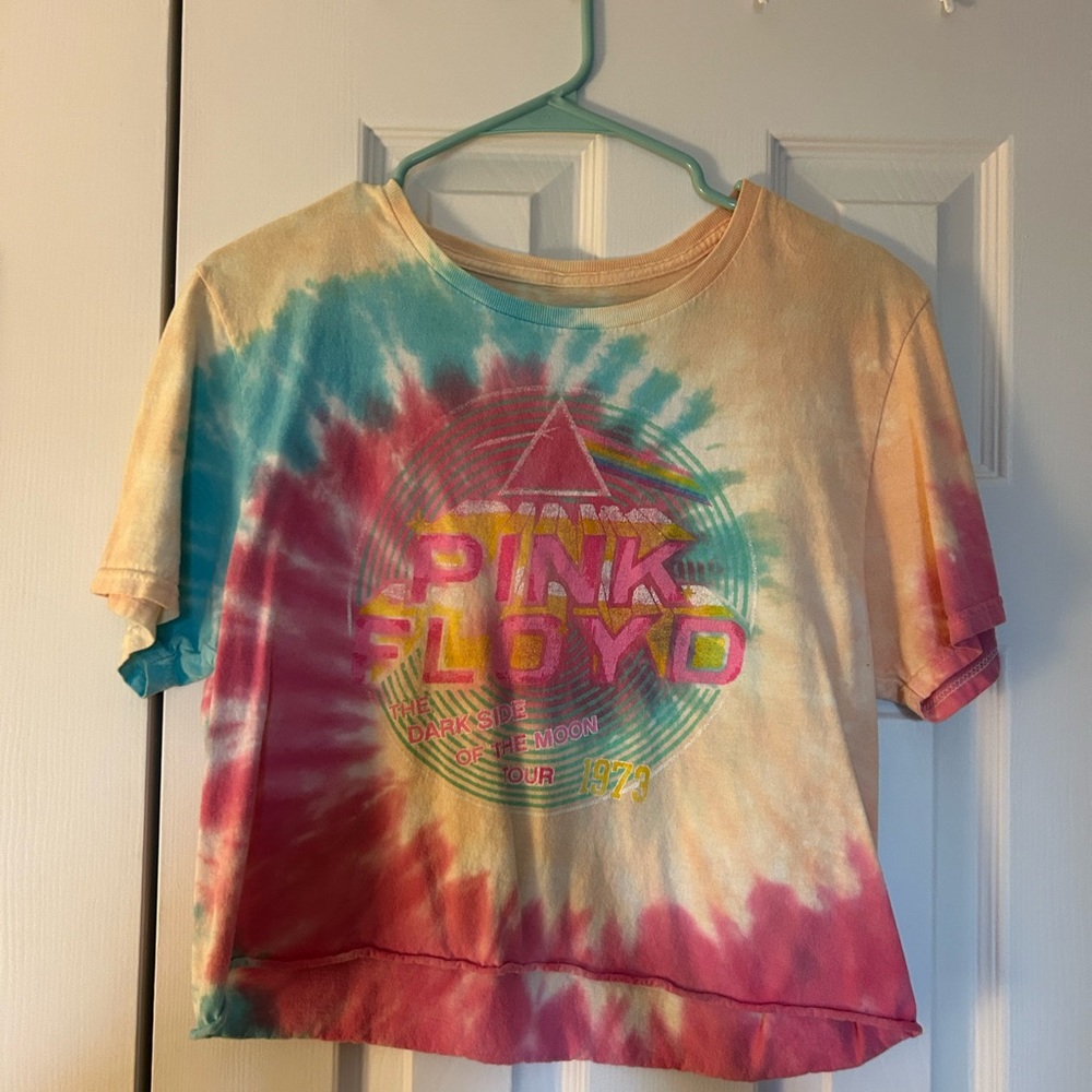 Colorful Pink Floyd cropped tee! Size Medium!